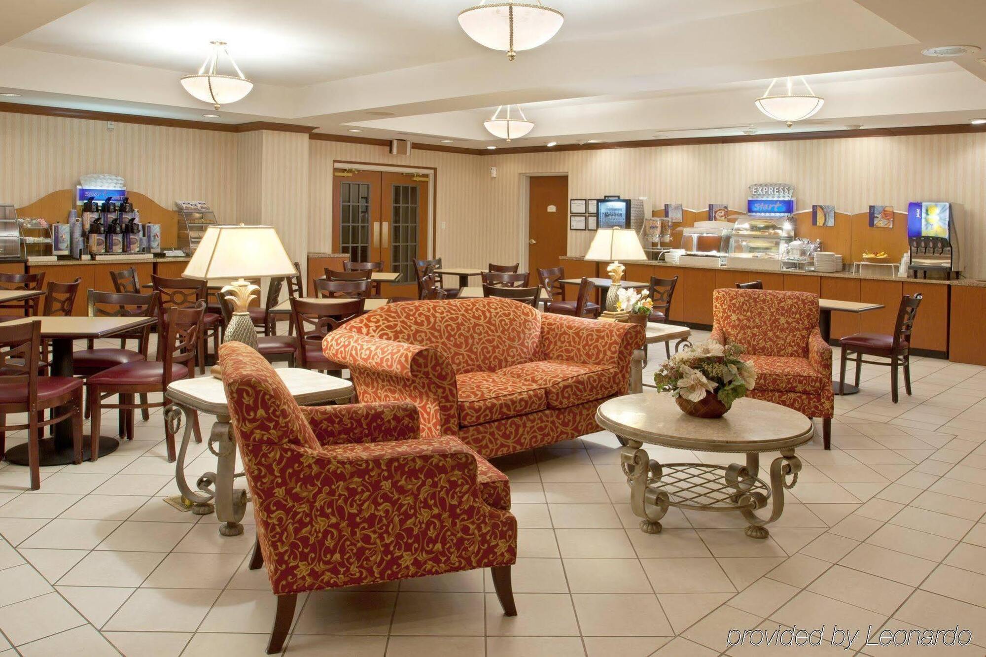 Wyndham Garden Erie Resort 2*